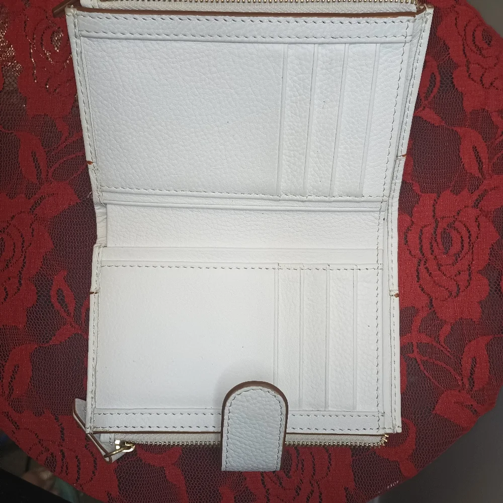 NWOT 100% Genuine Leather Antonio Melania Wallet - Picture 4 of 5